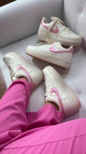 air force off white/rosa metálico (linha prime)